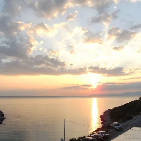 Al Mare Ваканционна къща Skála Marión